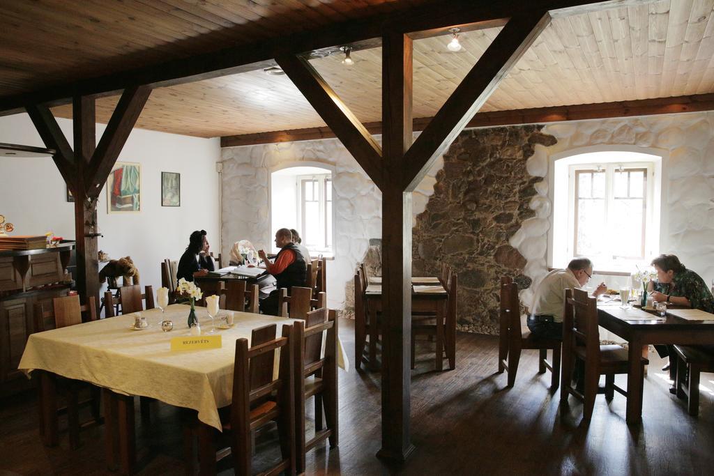 Park Hotel Bruzis Smiltene Kültér fotó