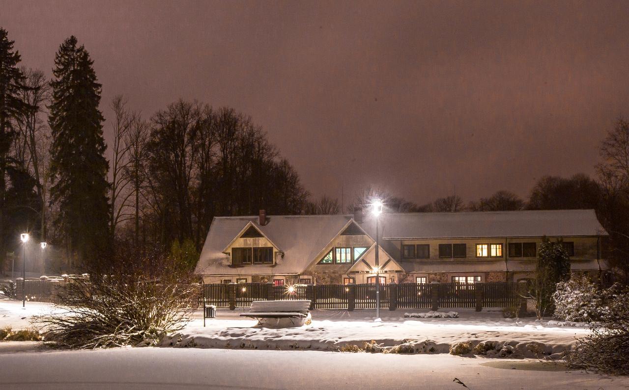 Park Hotel Bruzis Smiltene Kültér fotó